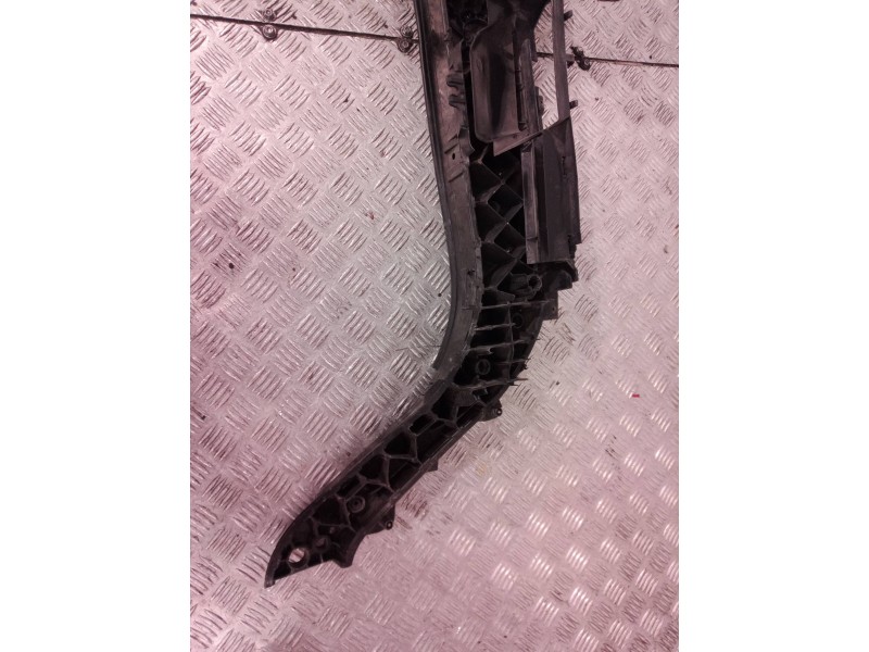 Recambio de panel frontal para renault scenic ii authentique referencia OEM IAM 674061422R  