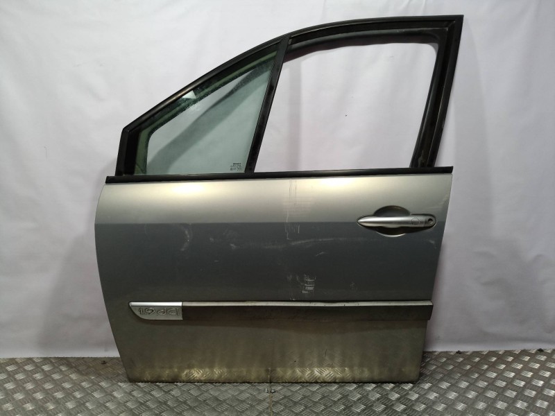 Recambio de puerta delantera izquierda para renault scenic ii 1.9 dci diesel referencia OEM IAM  COLOR GRIS PERLADO 