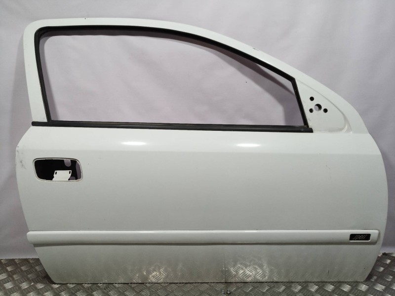 Recambio de puerta delantera derecha para opel astra g coupé referencia OEM IAM  COLOR BLANCO 