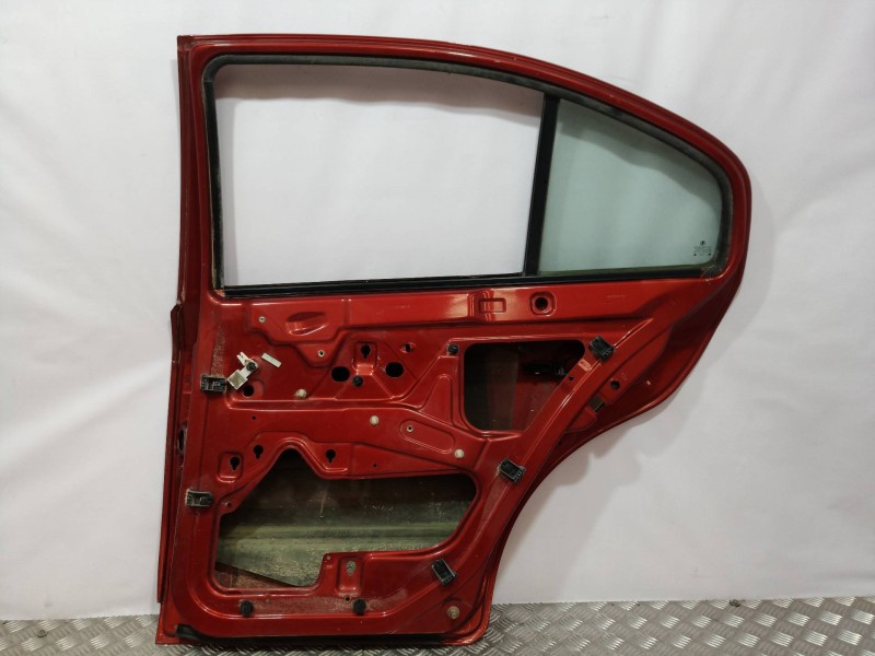 Recambio de puerta trasera derecha para skoda octavia berlina (1u2) tour referencia OEM IAM  COLOR ROJO BURDEOS MET. 