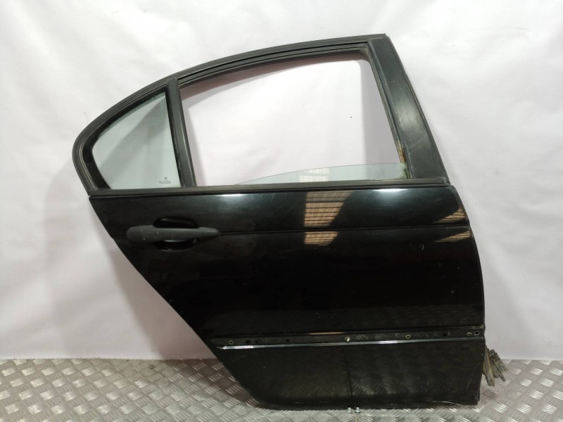 Recambio de puerta trasera derecha para bmw serie 3 berlina (e46) 318i referencia OEM IAM  COLOR NEGRO MET. 