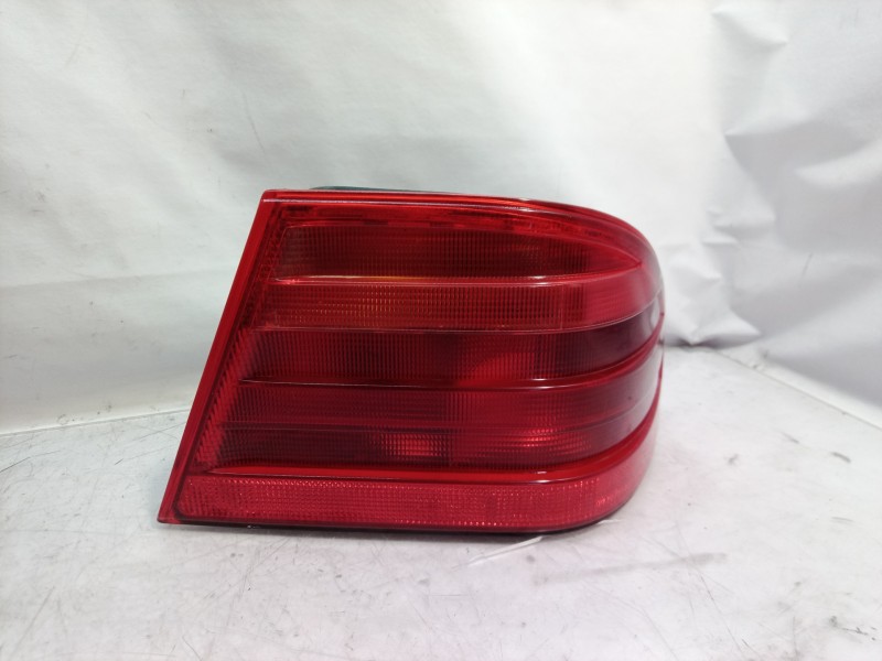 Recambio de piloto trasero derecho para mercedes-benz clase e (w210) berlina diesel 300 diesel (210.020) referencia OEM IAM A210