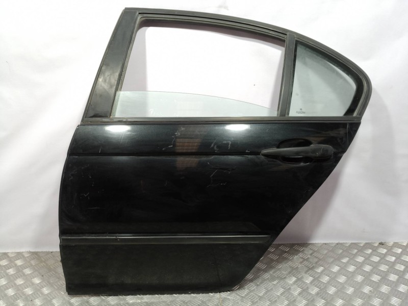 Recambio de puerta trasera izquierda para bmw serie 3 berlina (e46) 316i referencia OEM IAM  COLOR NEGRO MET. 
