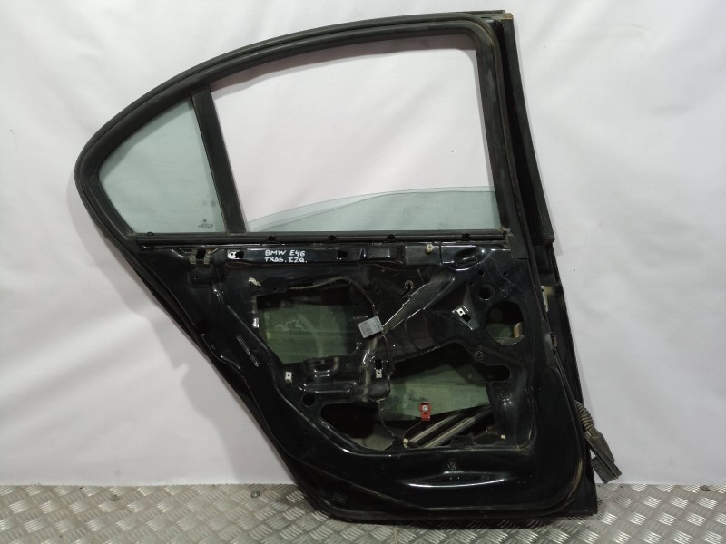 Recambio de puerta trasera izquierda para bmw serie 3 berlina (e46) 316i referencia OEM IAM  COLOR NEGRO MET. 