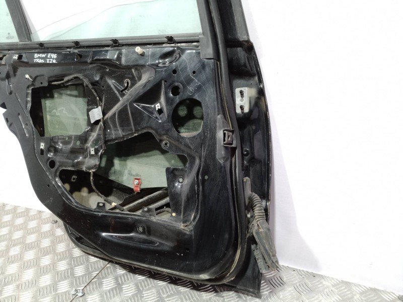 Recambio de puerta trasera izquierda para bmw serie 3 berlina (e46) 316i referencia OEM IAM  COLOR NEGRO MET. 