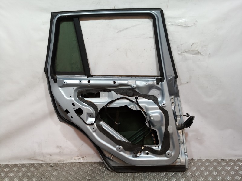 Recambio de puerta trasera izquierda para bmw x3 (e83) 2.0d referencia OEM IAM   