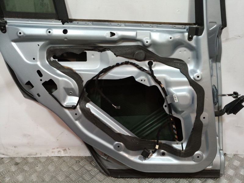 Recambio de puerta trasera izquierda para bmw x3 (e83) 2.0d referencia OEM IAM   