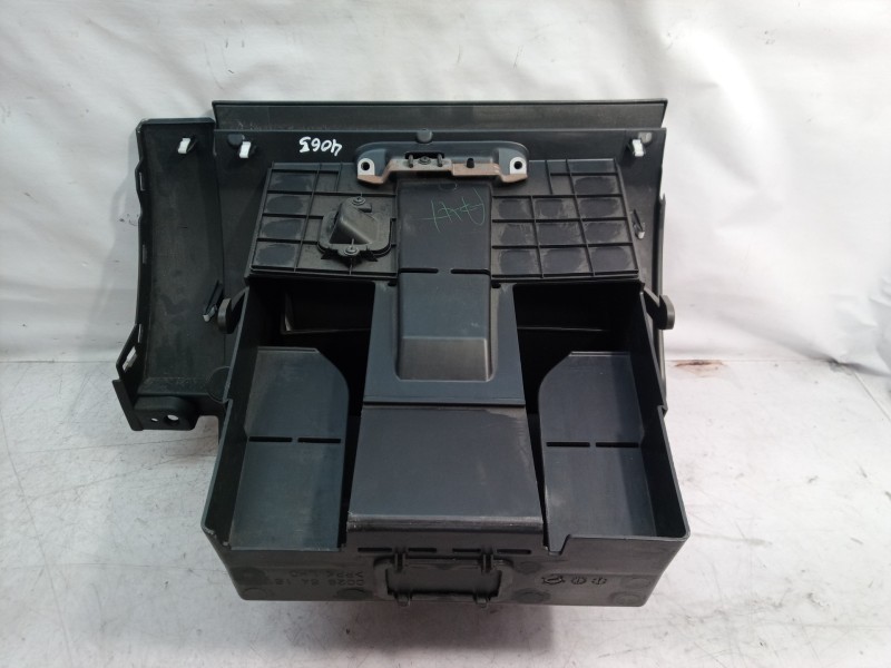 Recambio de guantera para mazda 5 berl. (cr) 2.0 crtd active (81kw) referencia OEM IAM CC2964161 CC2964161 CC2964161