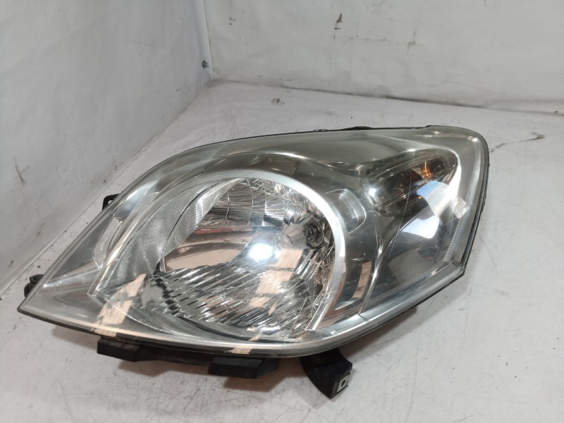 Recambio de faro izquierdo para fiat qubo (300) 1.3 16v jtd cat referencia OEM IAM 45570383 45570383 45570383
