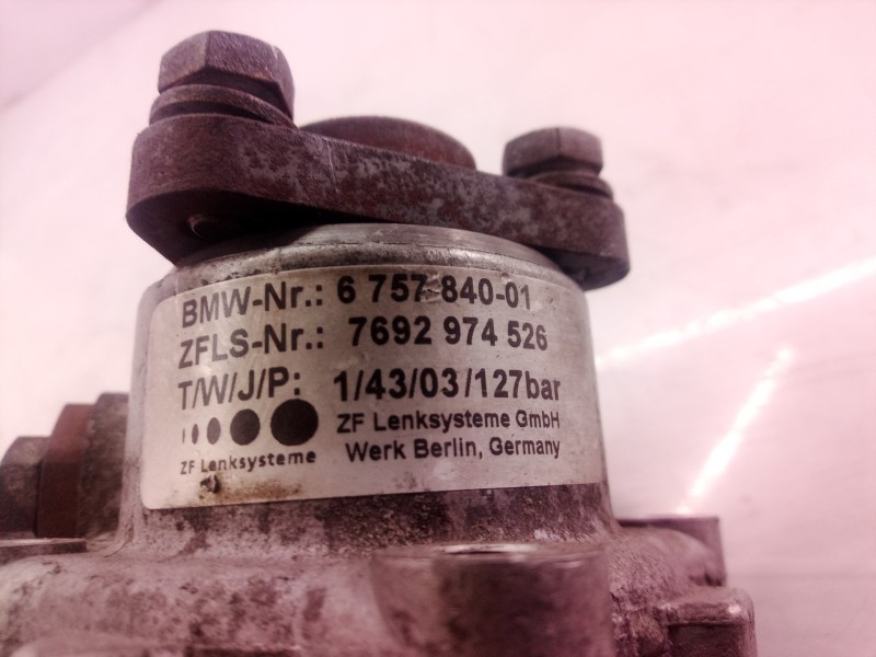 Recambio de bomba direccion para bmw x5 (e53) 3.0 24v cat referencia OEM IAM 675784001 675784001 7692974526