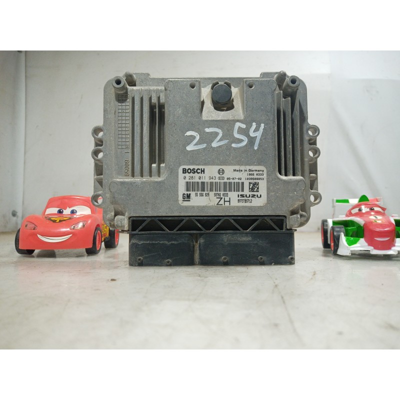Recambio de centralita motor uce para opel astra h berlina sport referencia OEM IAM 0281011943 0281011943 0281011943