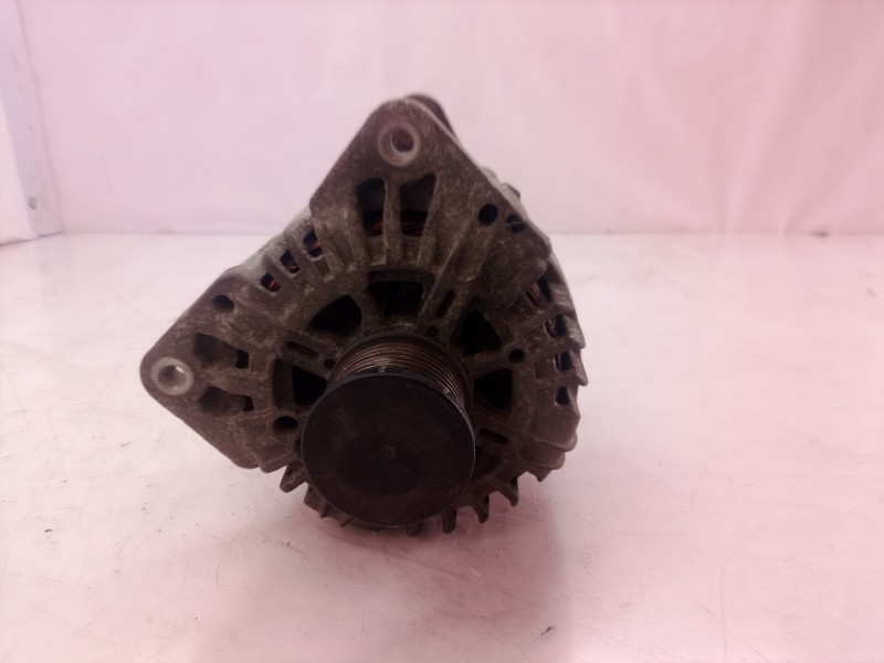 Recambio de alternador para opel vivaro referencia OEM IAM TG15C058 TG15C058 TG15C058