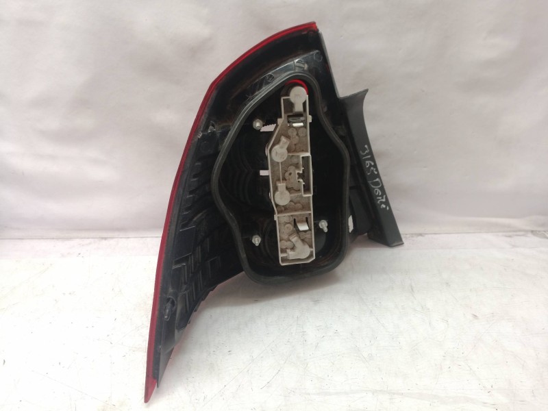 Recambio de piloto trasero derecho para ford focus berlina (cap) ghia referencia OEM IAM   