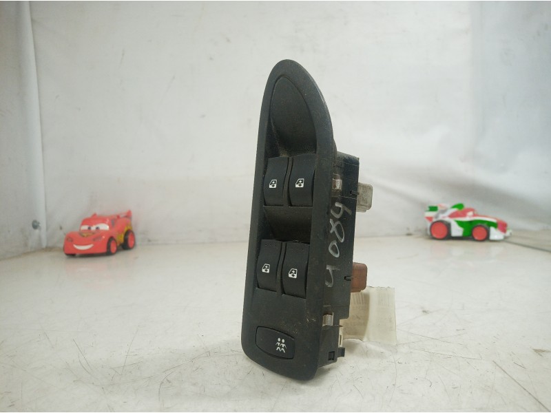 Recambio de mando elevalunas delantero izquierdo para renault laguna ii (bg0) 2.2 dci turbodiesel referencia OEM IAM 26515 26515