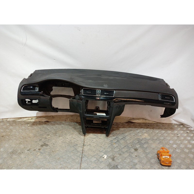 Recambio de salpicadero para skoda suberb (3t4) exclusive 4x4 referencia OEM IAM 3T1857007D 3T1857007D 3T1857007D