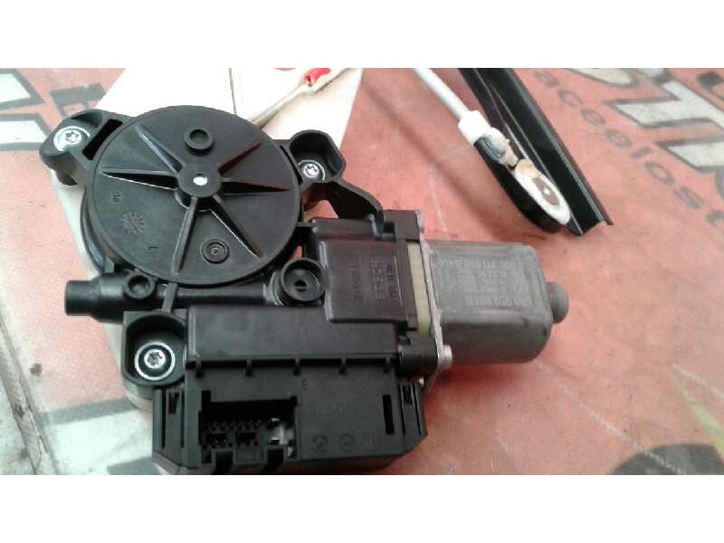 Recambio de elevalunas delantero izquierdo para volkswagen polo (6r1) advance referencia OEM IAM 6R0959801R 0130822531 