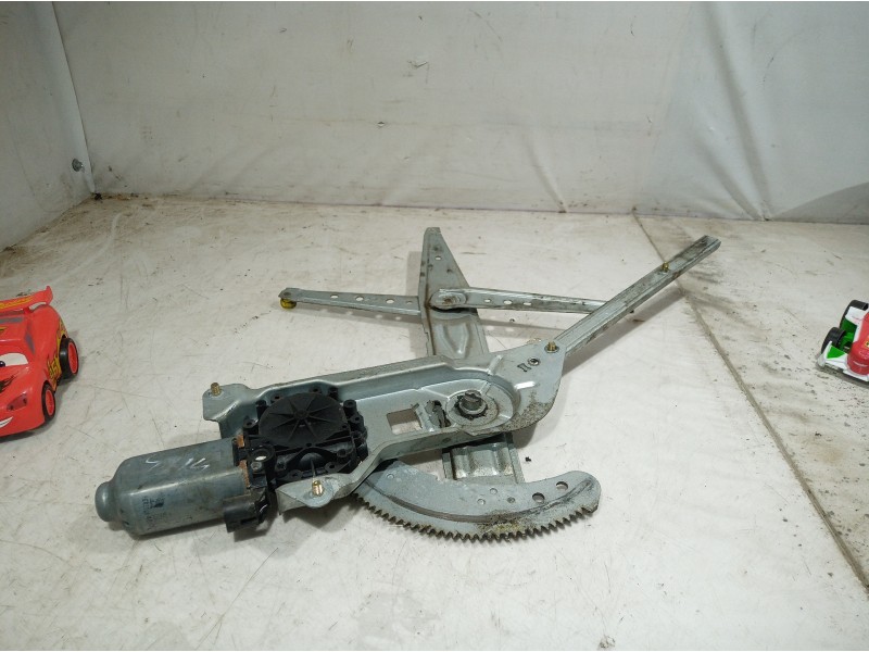 Recambio de elevalunas delantero derecho para renault kangoo referencia OEM IAM 100482 100482 100482