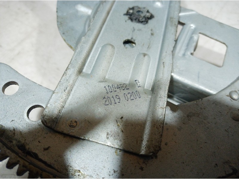 Recambio de elevalunas delantero derecho para renault kangoo referencia OEM IAM 100482 100482 100482