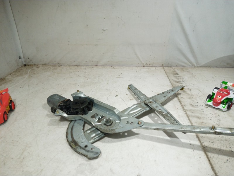 Recambio de elevalunas delantero derecho para renault kangoo referencia OEM IAM 100482 100482 100482