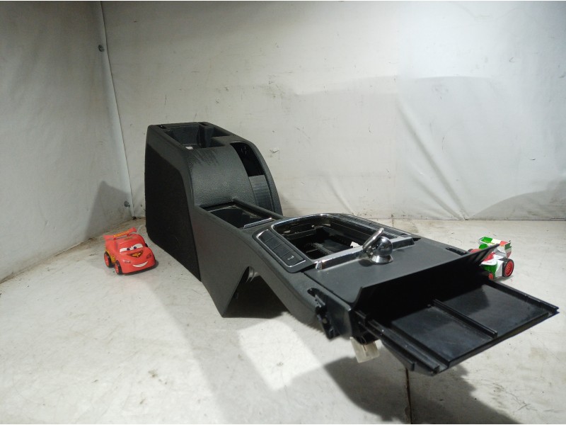 Recambio de consola central tras. para skoda suberb (3t4) exclusive 4x4 referencia OEM IAM 3T0863241 3T0863241 3T0863241