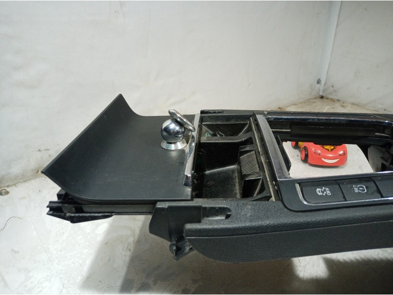 Recambio de consola central tras. para skoda suberb (3t4) exclusive 4x4 referencia OEM IAM 3T0863241 3T0863241 3T0863241