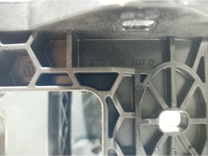 Recambio de apoyabrazos central para skoda suberb (3t4) exclusive 4x4 referencia OEM IAM 3T0864207 3T0864207 3T0864207