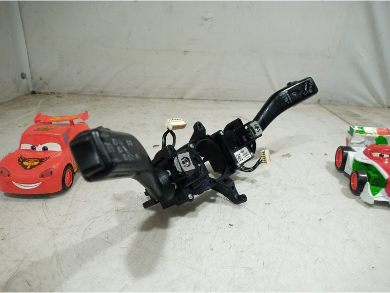 Recambio de mando multifuncion para skoda suberb (3t4) exclusive 4x4 referencia OEM IAM 5K0953521 5K0953521 5K0953521