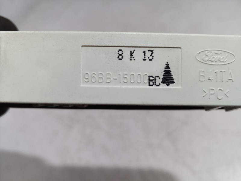 Recambio de pantalla multifuncion para ford mondeo familiar (gd) ghia referencia OEM IAM 96BB15000 96BB15000 96BB15000