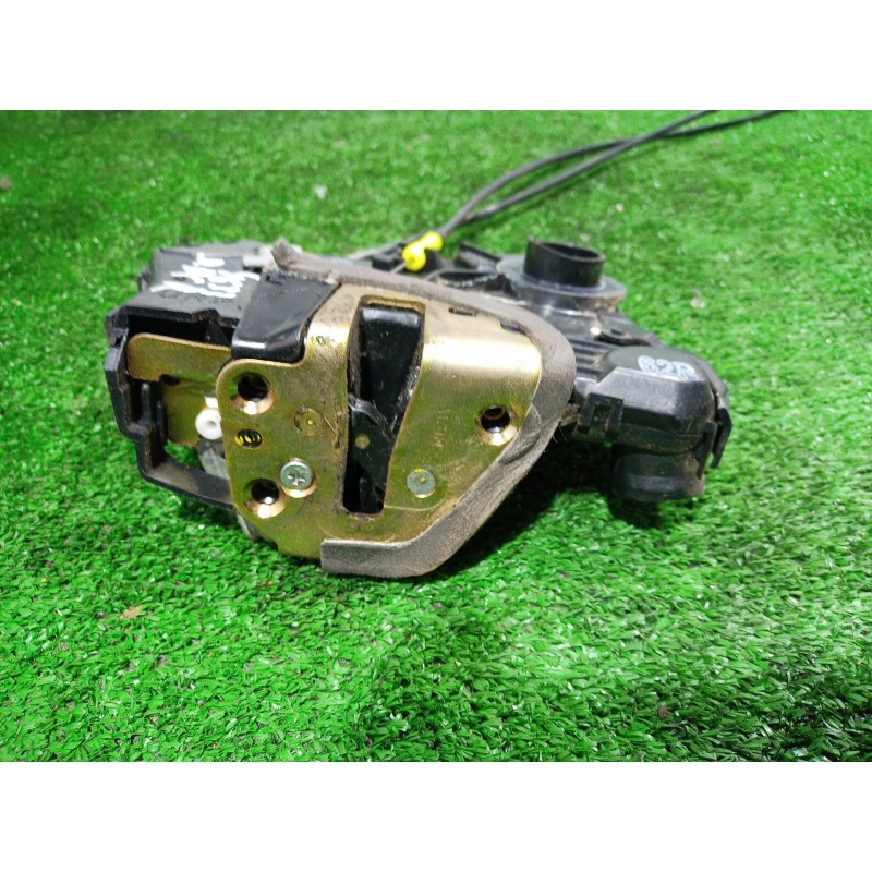 Recambio de cerradura puerta delantera derecha para toyota avensis berlina (t25) 2.0 d4-d executive berlina (5-ptas.) referencia