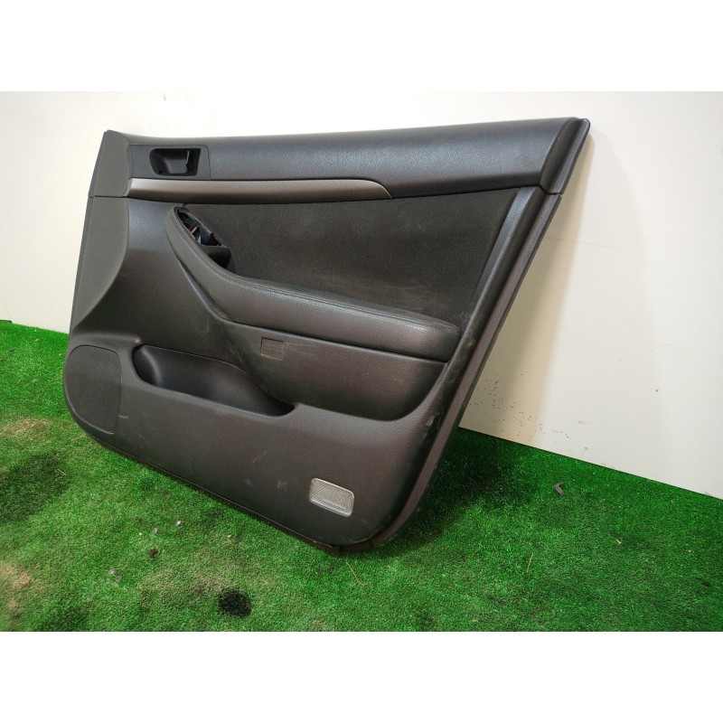 Recambio de guarnecido puerta delantera derecha para toyota avensis berlina (t25) 2.0 d4-d executive berlina (5-ptas.) referenci