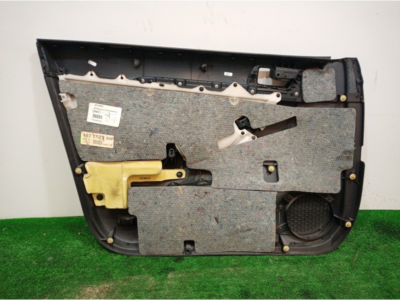 Recambio de guarnecido puerta delantera derecha para toyota avensis berlina (t25) 2.0 d4-d executive berlina (5-ptas.) referenci