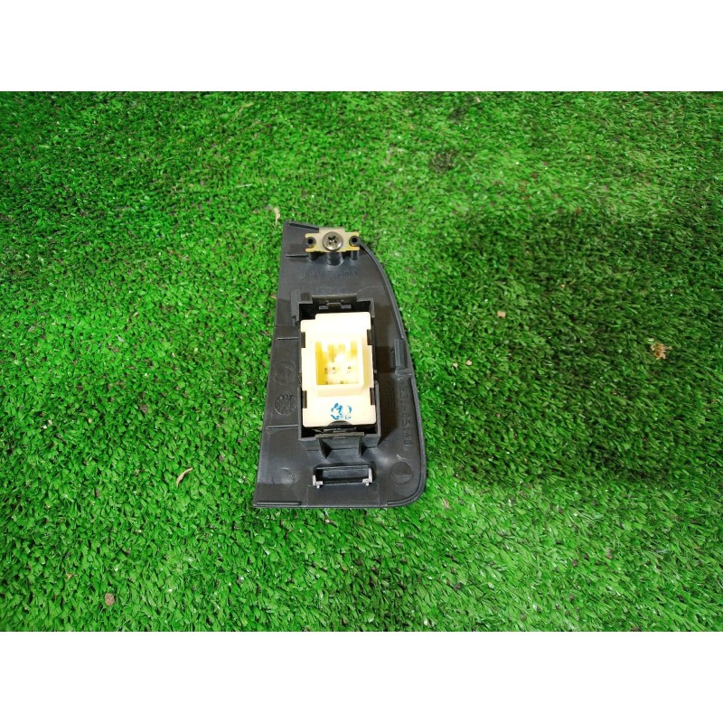 Recambio de mando elevalunas delantero derecho para toyota avensis berlina (t25) 2.0 d4-d executive berlina (5-ptas.) referencia