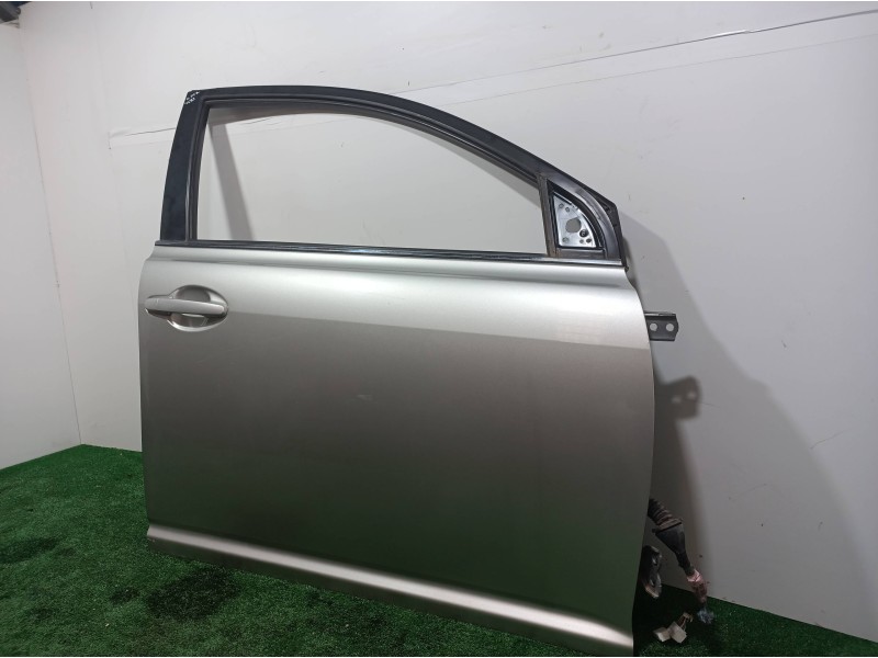 Recambio de puerta delantera derecha para toyota avensis berlina (t25) 2.0 d4-d executive berlina (5-ptas.) referencia OEM IAM  
