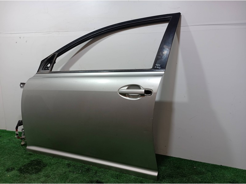 Recambio de puerta delantera izquierda para toyota avensis berlina (t25) 2.0 d4-d executive berlina (5-ptas.) referencia OEM IAM