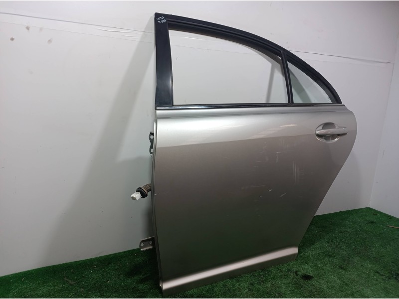 Recambio de puerta trasera izquierda para toyota avensis berlina (t25) 2.0 d4-d executive berlina (5-ptas.) referencia OEM IAM  
