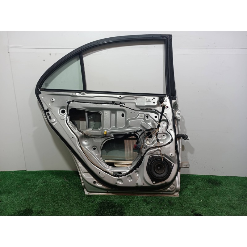 Recambio de puerta trasera izquierda para toyota avensis berlina (t25) 2.0 d4-d executive berlina (5-ptas.) referencia OEM IAM  