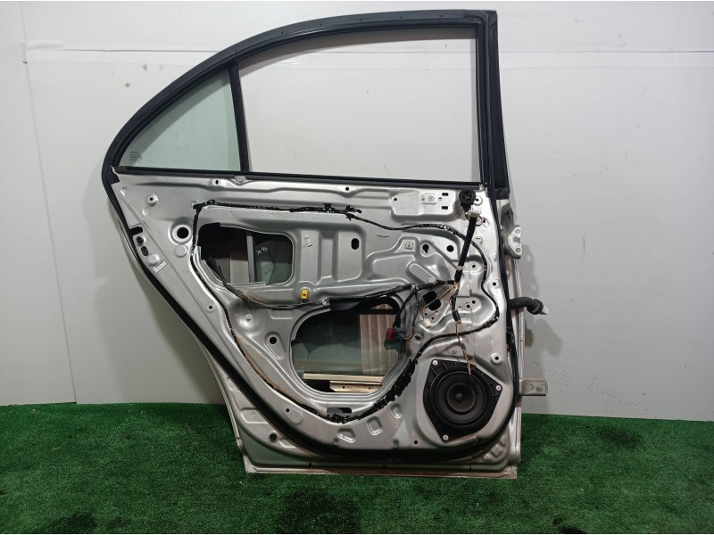 Recambio de puerta trasera izquierda para toyota avensis berlina (t25) 2.0 d4-d executive berlina (5-ptas.) referencia OEM IAM  