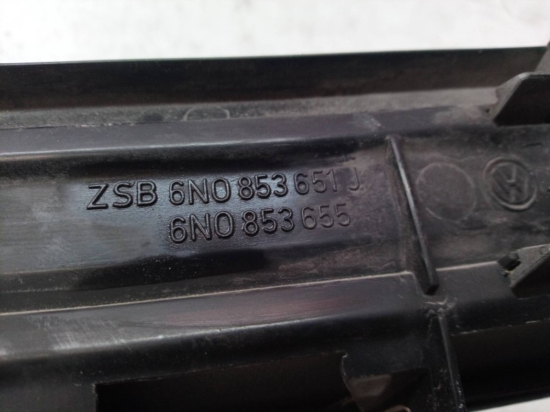 Recambio de rejilla delantera para volkswagen polo berlina (6n2) trendline referencia OEM IAM 6N0853651 6N0853651 6N0853651
