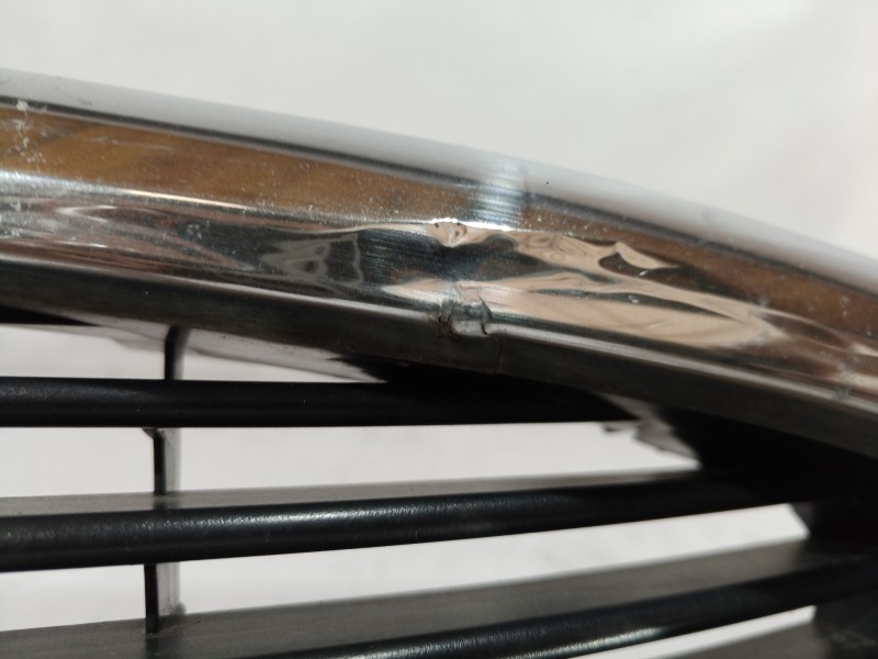 Recambio de rejilla delantera para ford mondeo berlina (gd) ambiente referencia OEM IAM 96BG8200CMW 96BG8200CMW 96BG8200