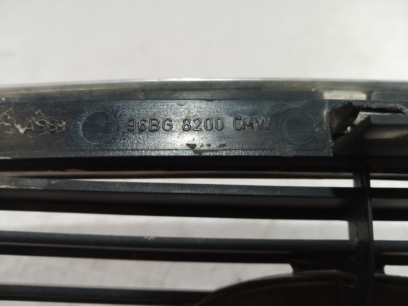 Recambio de rejilla delantera para ford mondeo berlina (gd) ambiente referencia OEM IAM 96BG8200CMW 96BG8200CMW 96BG8200