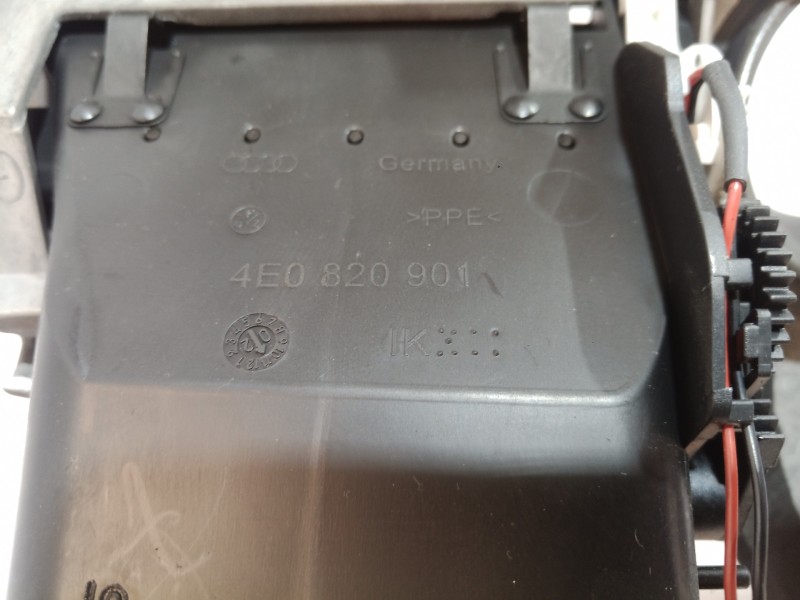 Recambio de moldura para audi a8 (4e2) 3.7 quattro referencia OEM IAM 4E0820901 4E0820901 4E0820901