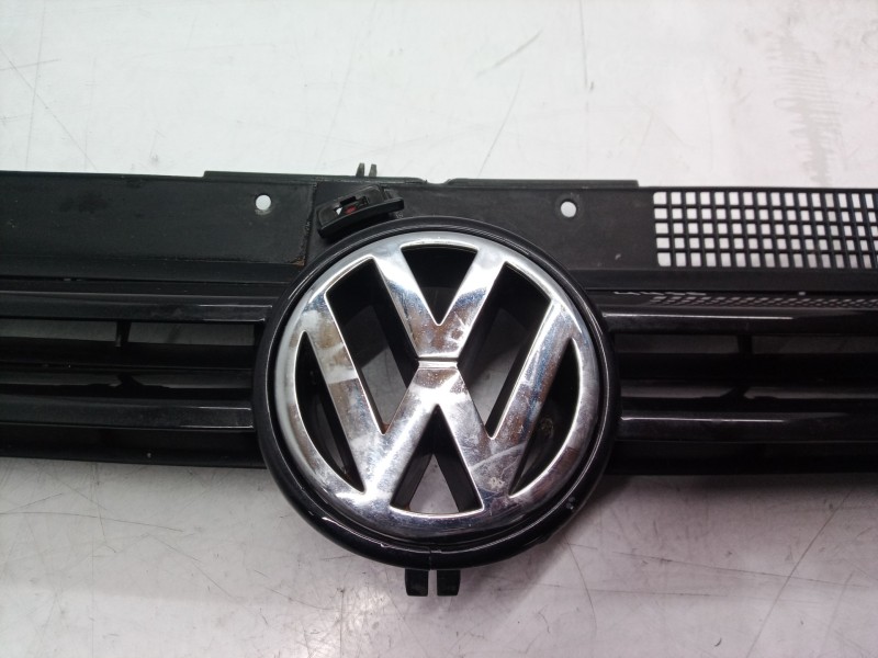 Recambio de rejilla delantera para volkswagen golf iv berlina (1j1) básico referencia OEM IAM   