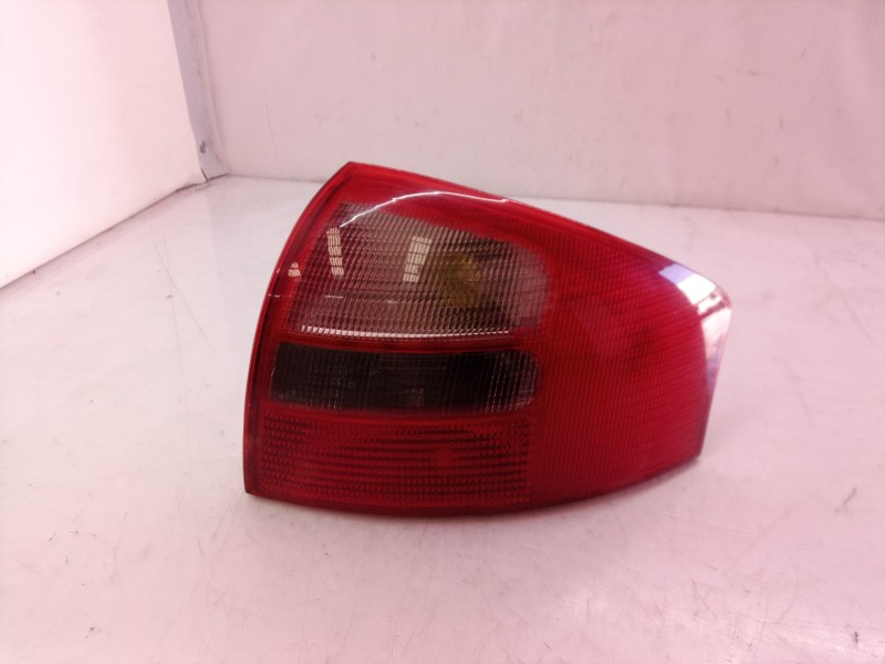 Recambio de piloto trasero derecho para audi a6 berlina (4b2) referencia OEM IAM    Recambio de piloto trasero derecho para audi a6 berlina (4b2) referencia OEM IAM