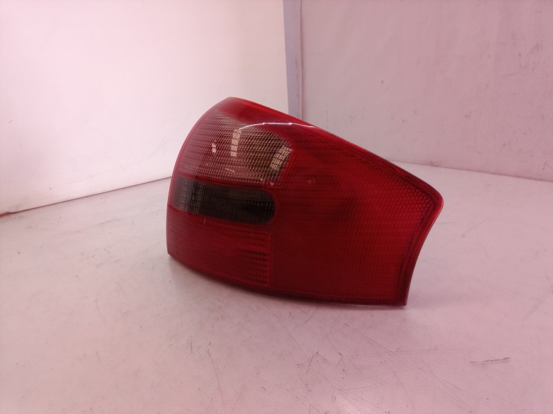 Recambio de piloto trasero derecho para audi a6 berlina (4b2) referencia OEM IAM    Recambio de piloto trasero derecho para audi a6 berlina (4b2) referencia OEM IAM