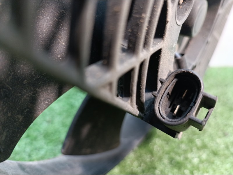 Recambio de electroventilador para ssangyong rexton referencia OEM IAM 8821008051 8821008051 A005159