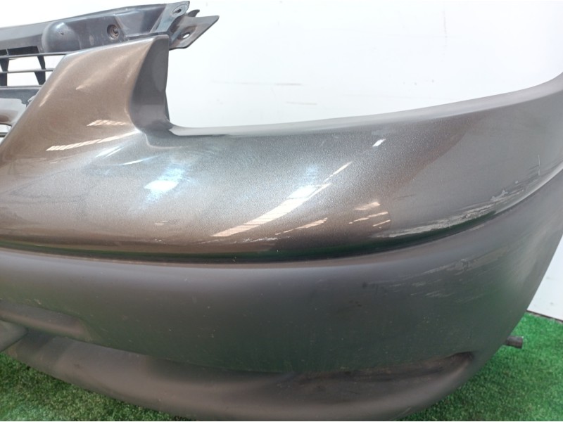 Recambio de paragolpes delantero para chrysler voyager (gs) 2.5 td family referencia OEM IAM 4676846L 4676846L 4676846