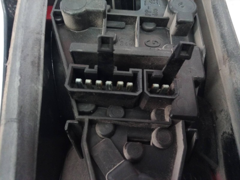 Recambio de piloto trasero izquierdo para peugeot 306 berlina 3/5 puertas (s1) graffic referencia OEM IAM   