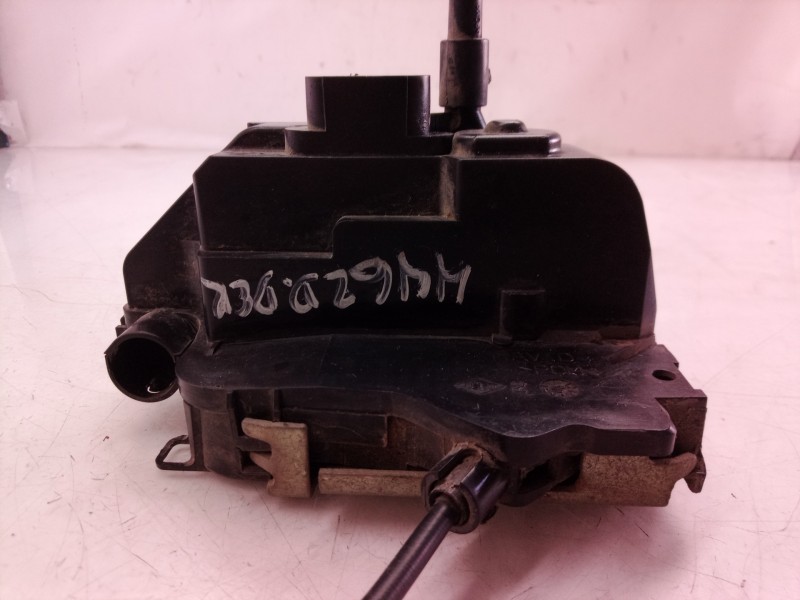 Recambio de cerradura puerta delantera derecha para renault scenic ii authentique referencia OEM IAM 8200119121  