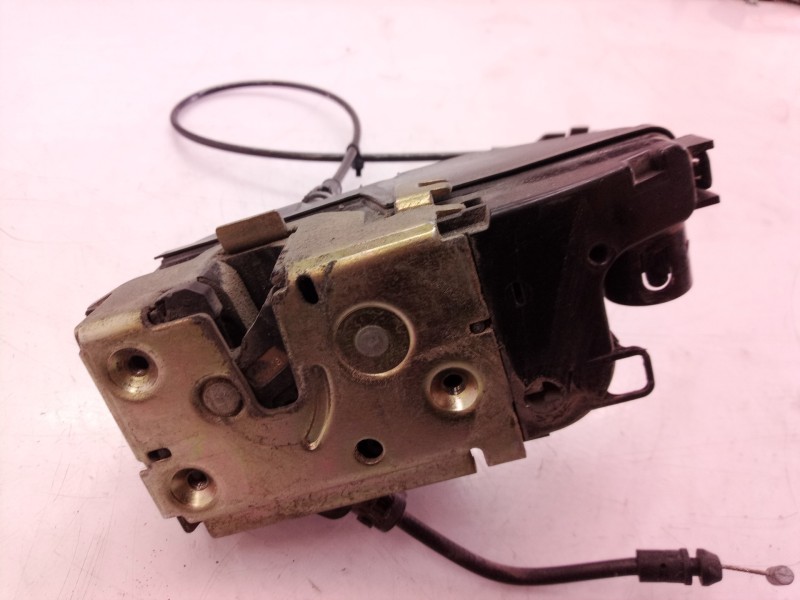 Recambio de cerradura puerta delantera derecha para renault scenic ii authentique referencia OEM IAM 8200119121  