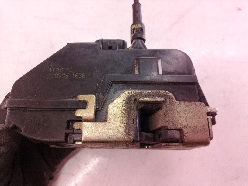 Recambio de cerradura puerta delantera izquierda para renault scenic ii authentique referencia OEM IAM 8200119122  